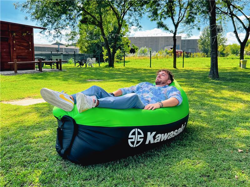 Inflatable lounger-image