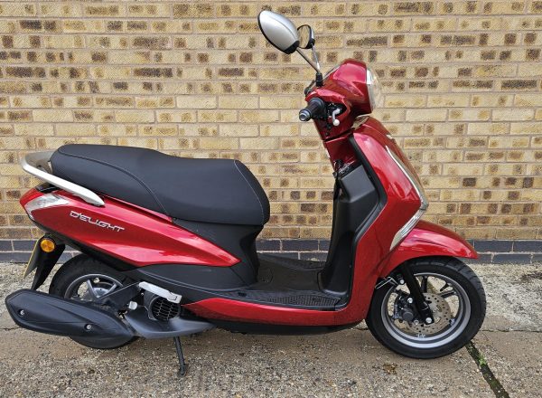 2024 Yamaha DELIGHT 125 RED